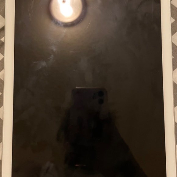 Ipad 6th generation - Picture 4 of 4